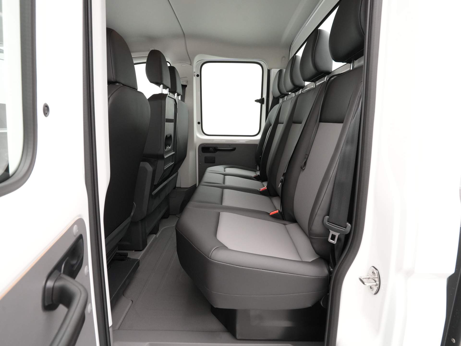 Volkswagen - Crafter Pick-Up 2.0 TDI 120kW 164PK GVW 5.0T L4 DL DC Highline EURO VI RWD - 2024