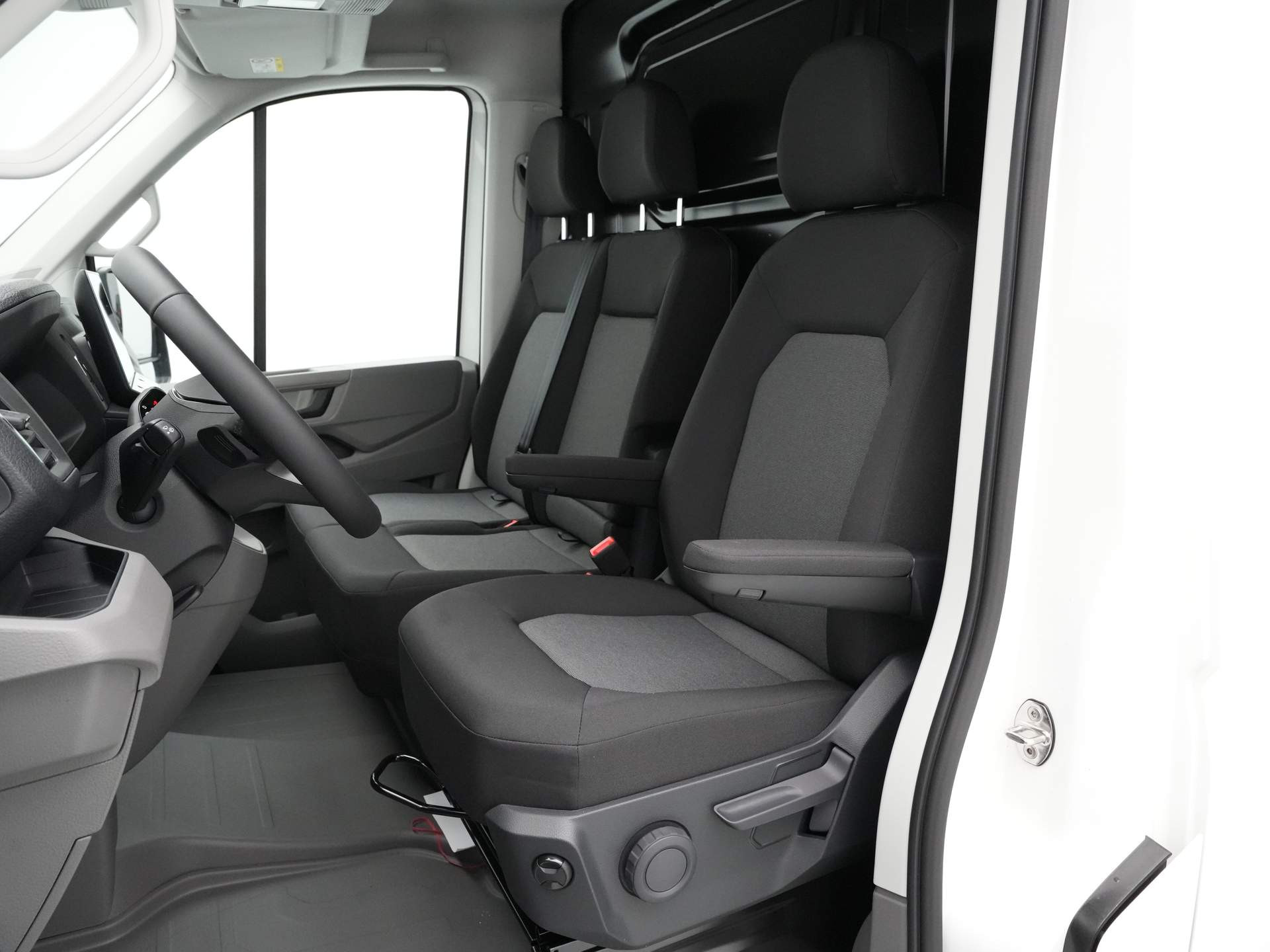 Volkswagen - Crafter 2.0 TDI 103kW 140PK GVW 3.5T L4H3 Highline AUT - 2024