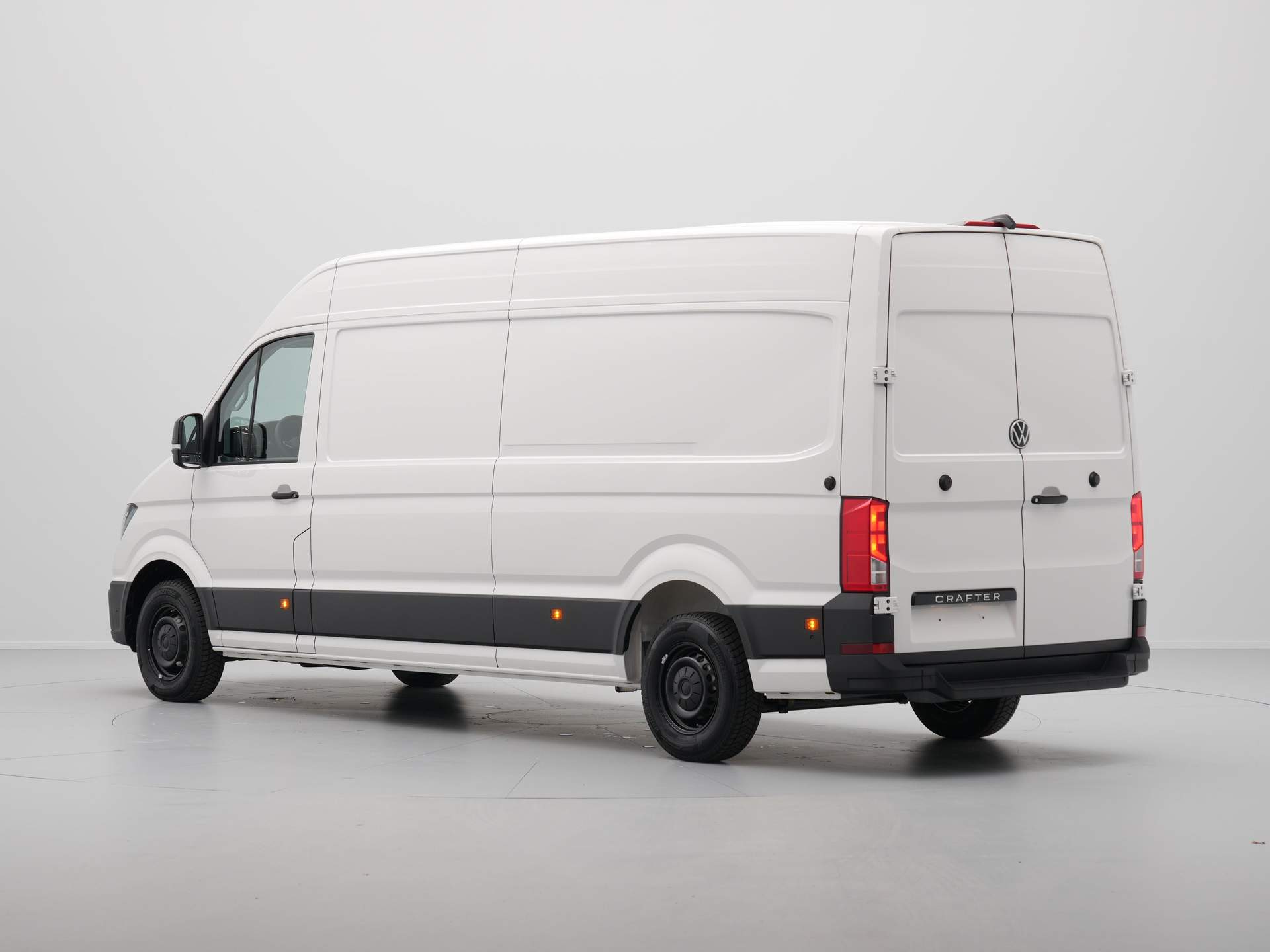 Volkswagen - Crafter 2.0 TDI 103kW 140PK GVW 3.5T L4H3 Highline AUT - 2024