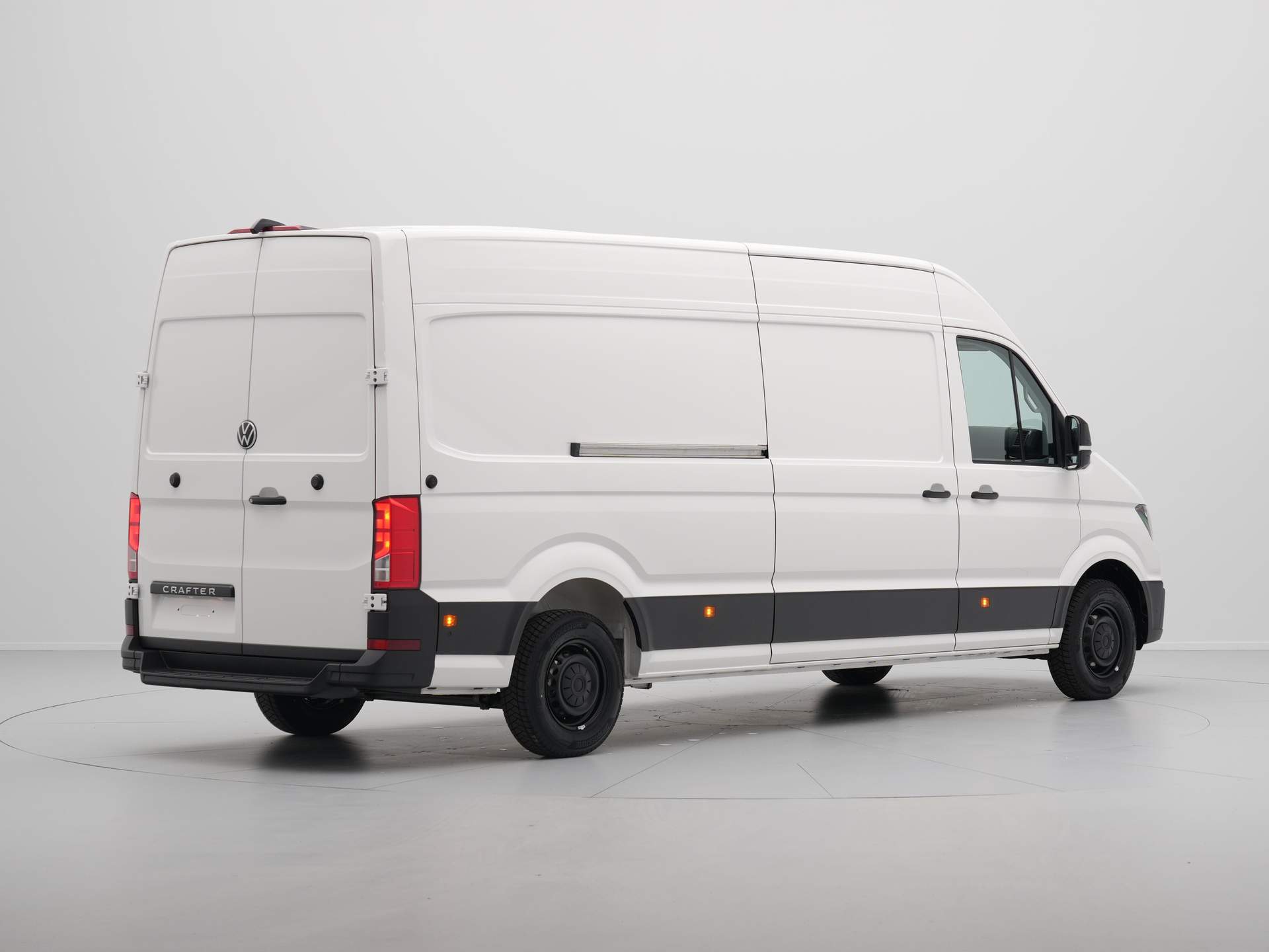 Volkswagen - Crafter 2.0 TDI 103kW 140PK GVW 3.5T L4H3 Highline AUT - 2024