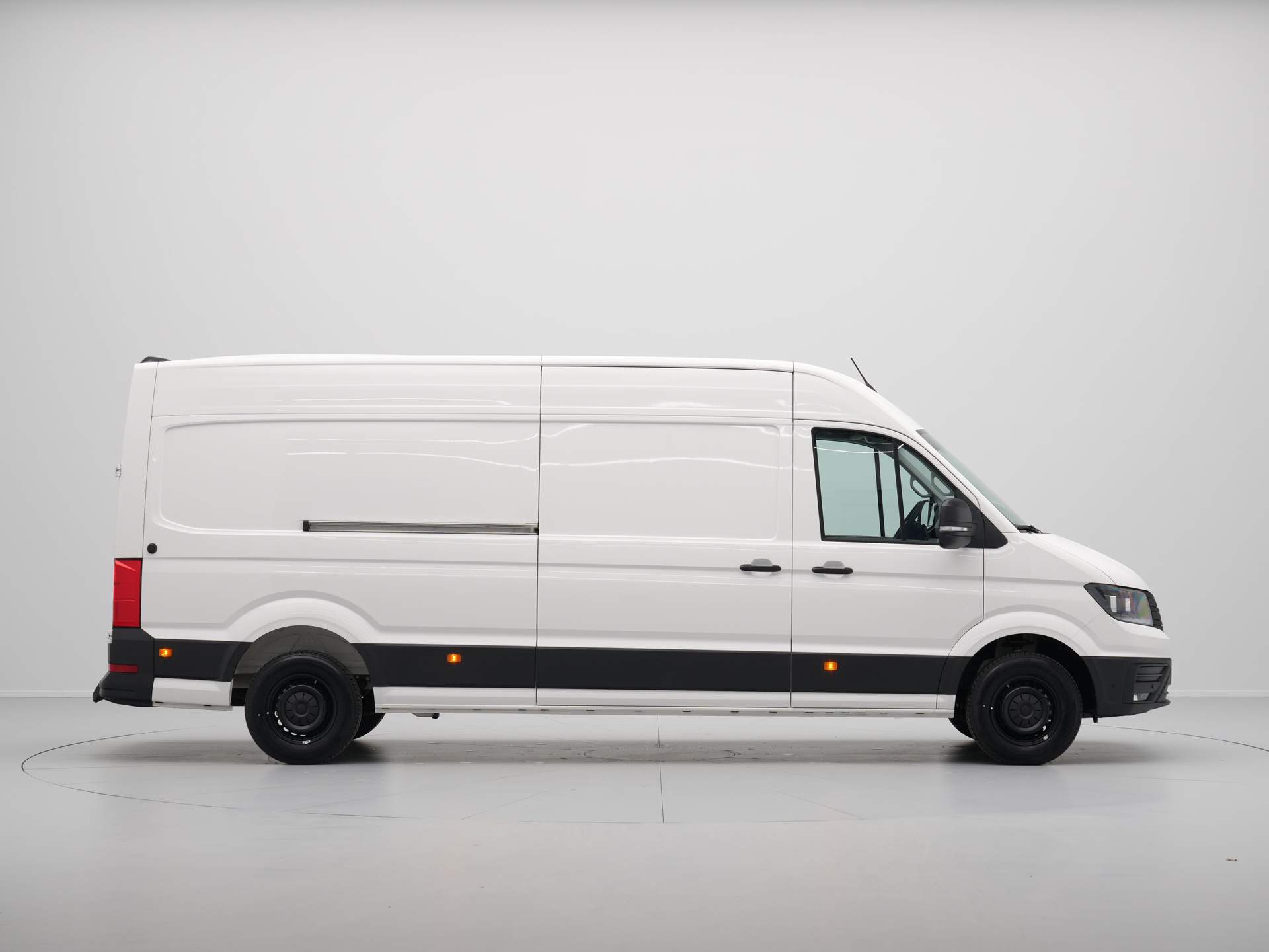 Volkswagen - Crafter 2.0 TDI 103kW 140PK GVW 3.5T L4H3 Highline AUT - 2024