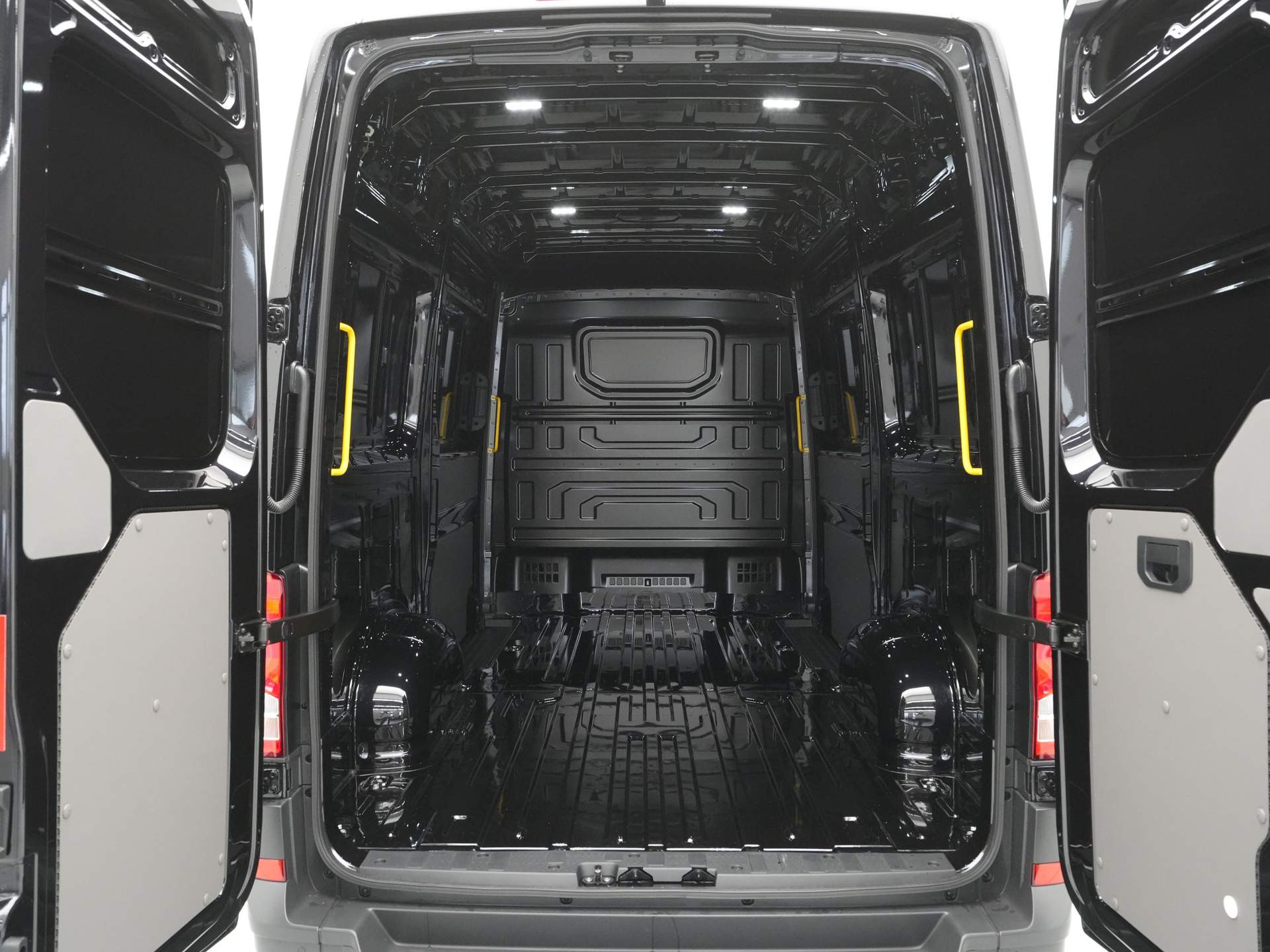 Volkswagen - Crafter 2.0 TDI 103kW 140PK GVW 3.5T L3H3 Exclusive AUT - 2024