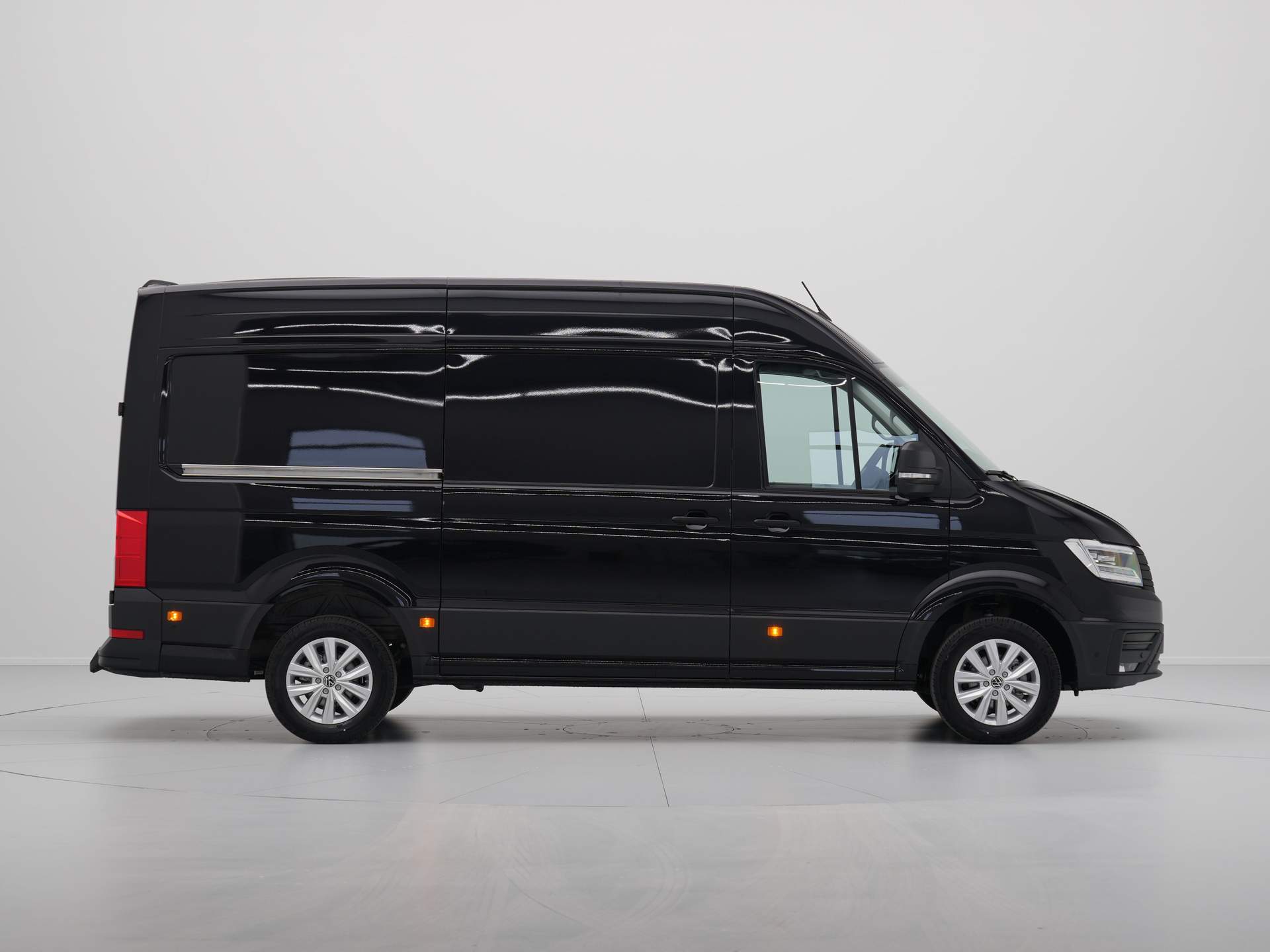 Volkswagen - Crafter 2.0 TDI 103kW 140PK GVW 3.5T L3H3 Exclusive AUT - 2024
