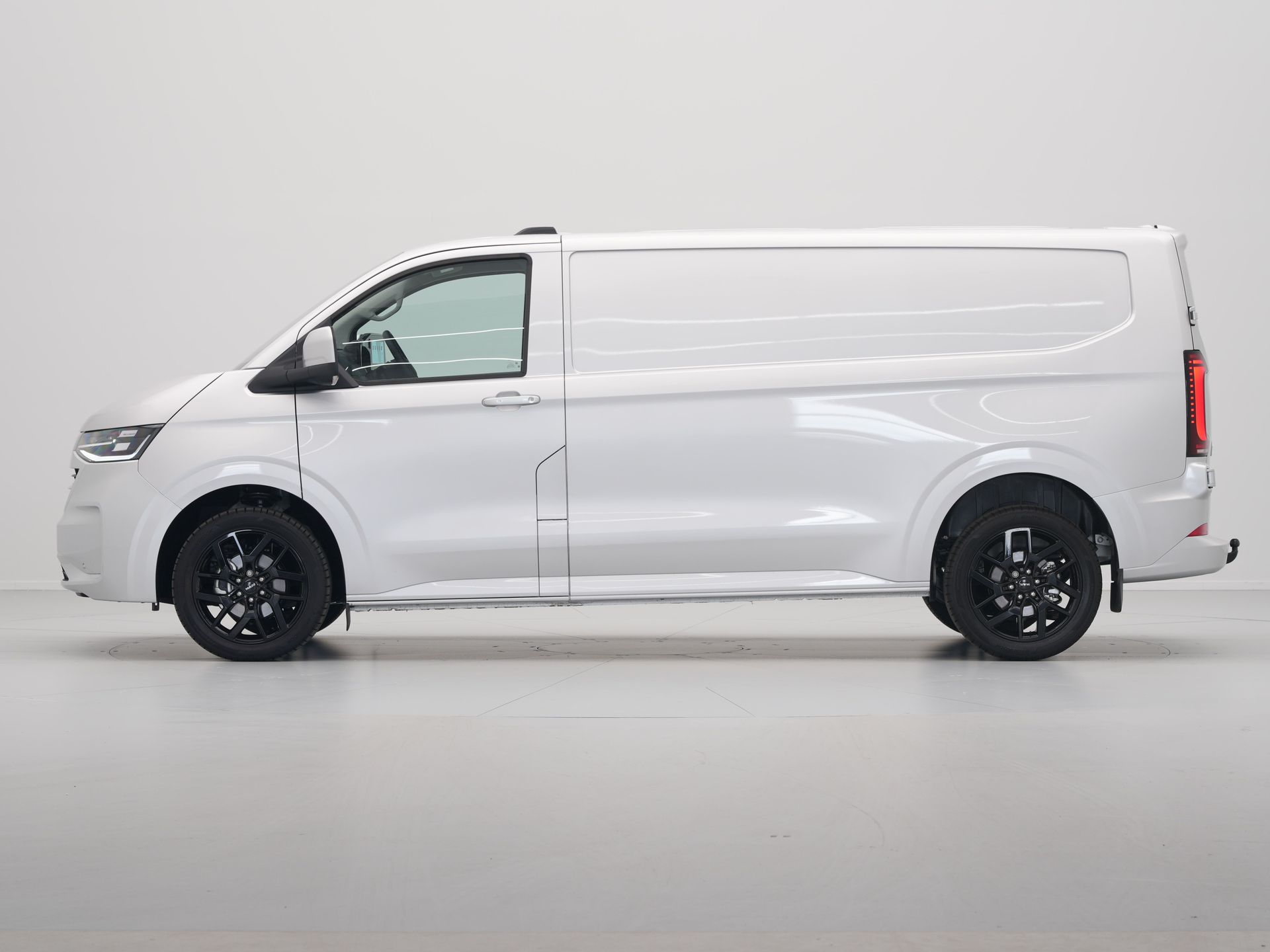 Volkswagen - Transporter 2.0 TDI 125kW 170PK L2H1 Bulli AUT - 2024